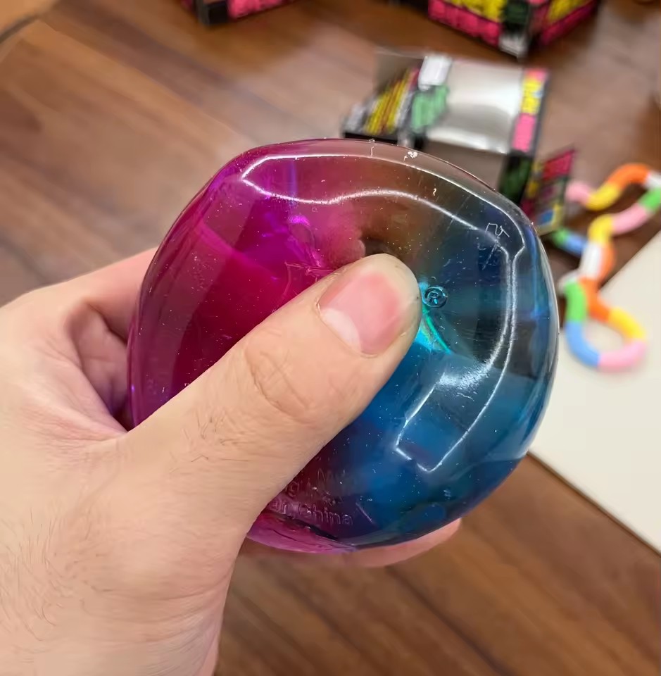 Schylling NeeDoh Rainbow Cube  - Fidget Cube Original avis et prix